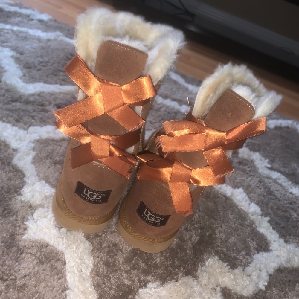 Ugg Bailey bow